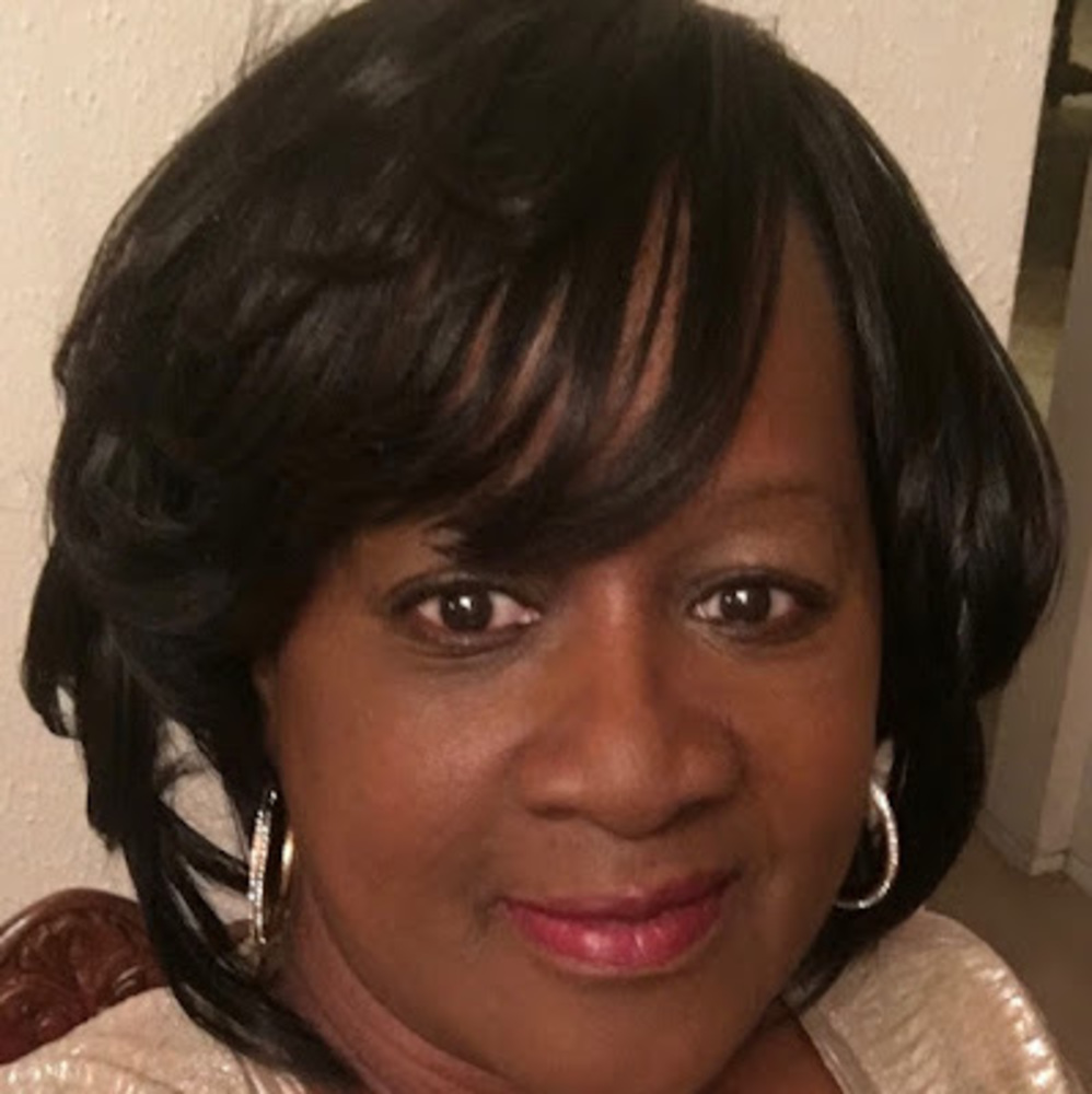 Meet your Posher, Angela